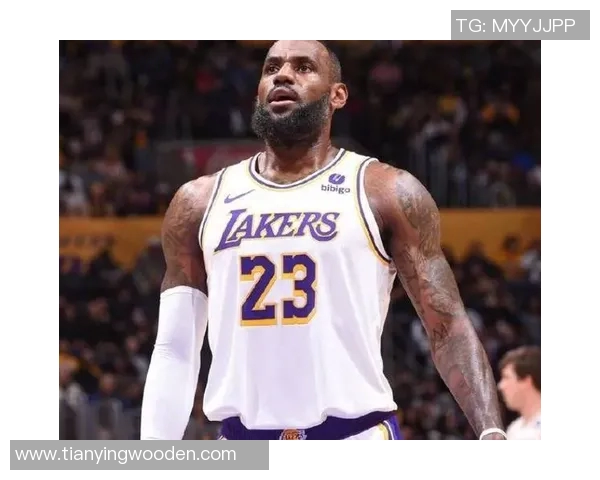 篮球明星左手的传奇故事与他在赛场上的辉煌成就分析